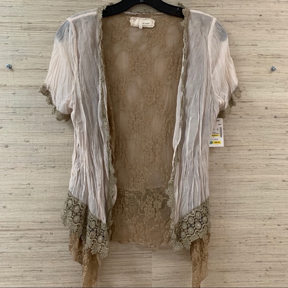 NWT Boho/Vintage tan and brown lace top. Can be tied or worn over cami. - Picture 3 of 6